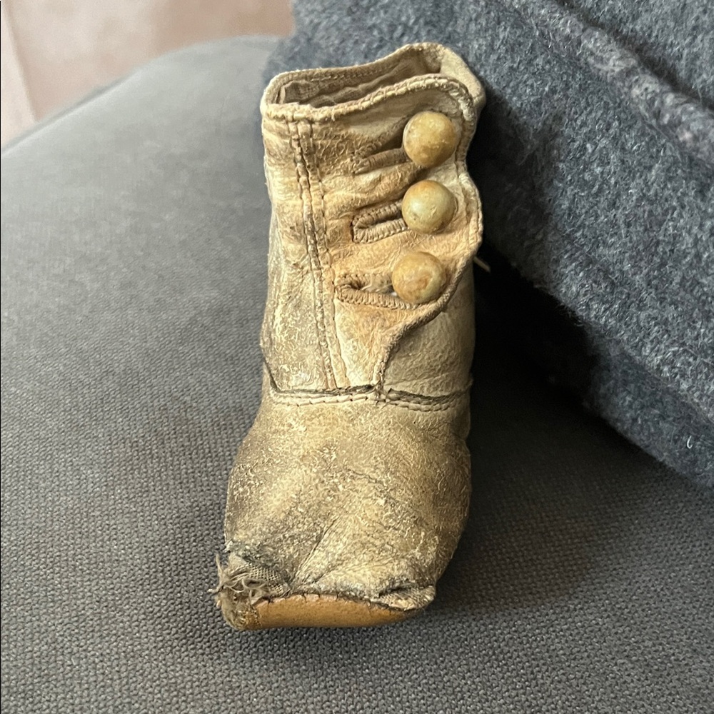 Vintage Leather Baby Shoe with‎ Buttons